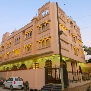 Отель The Taj Vista -walking Distance To Taj Mahal